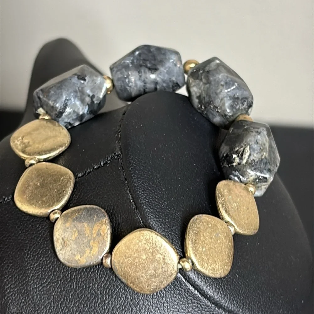 Elegant Gold and Gray Stone Sretch Bracelet